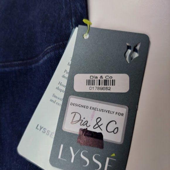 NWT LYSSE Womens Plus Size  Indigo Capri Pants Stretchy Lightweight Denim Style - Picture 3 of 15